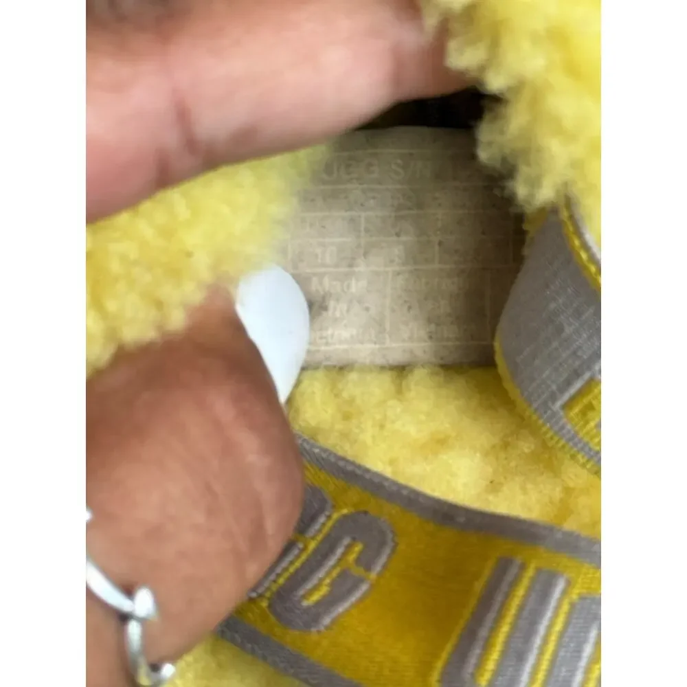 UGG Fluff Yeah Slides Little Kids Size 10 Yellow Sheepskin Slingback Slippers